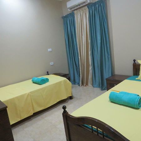 Apartments Ocean Breeze Redsealine Gurdaka Kültér fotó